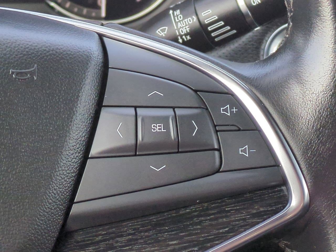Thumbnail: 2023 Cadillac XT5 - 25
