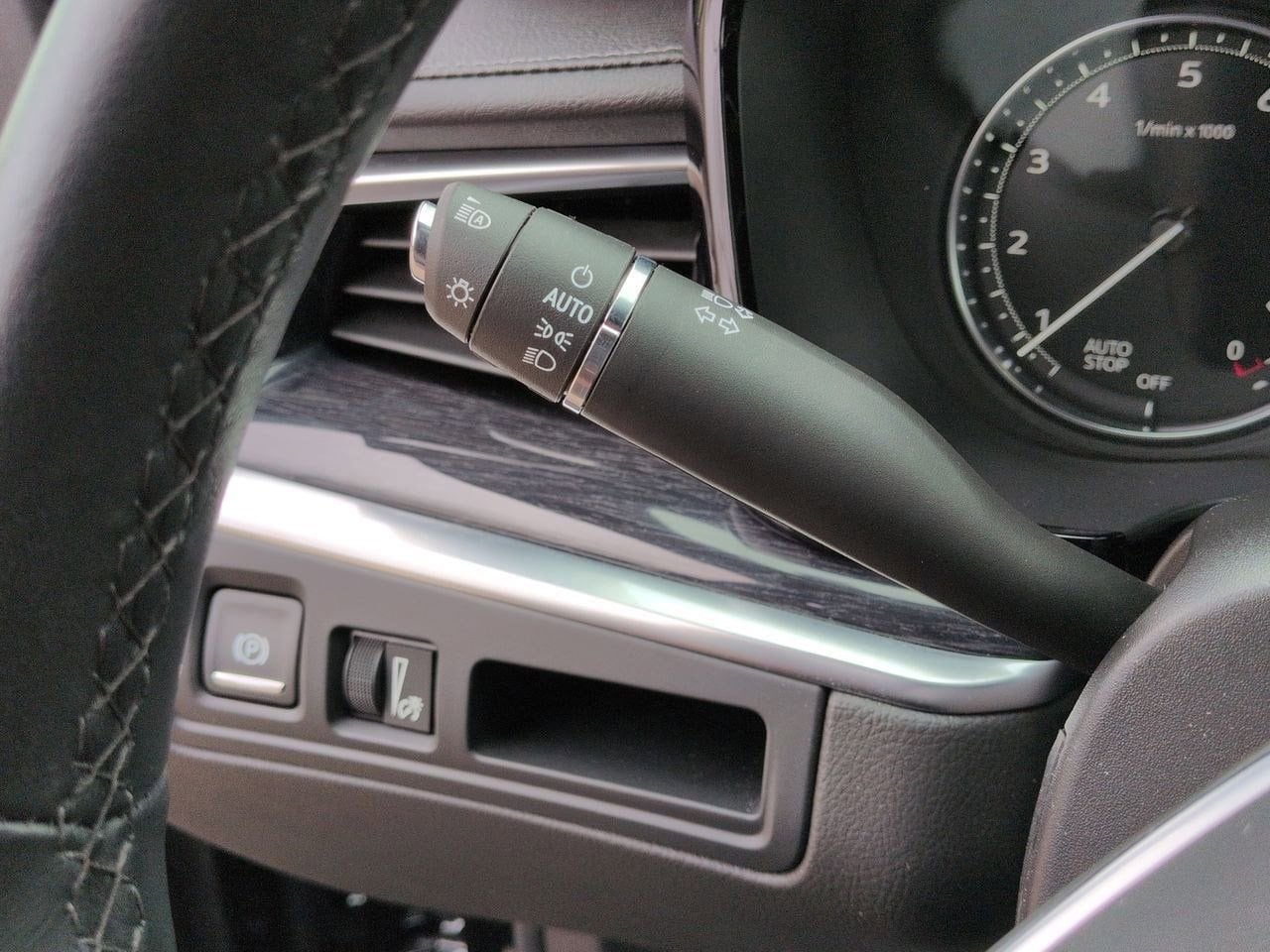 Thumbnail: 2023 Cadillac XT5 - 27