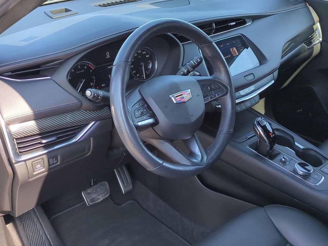 2023 Cadillac XT4 Sport photo 2