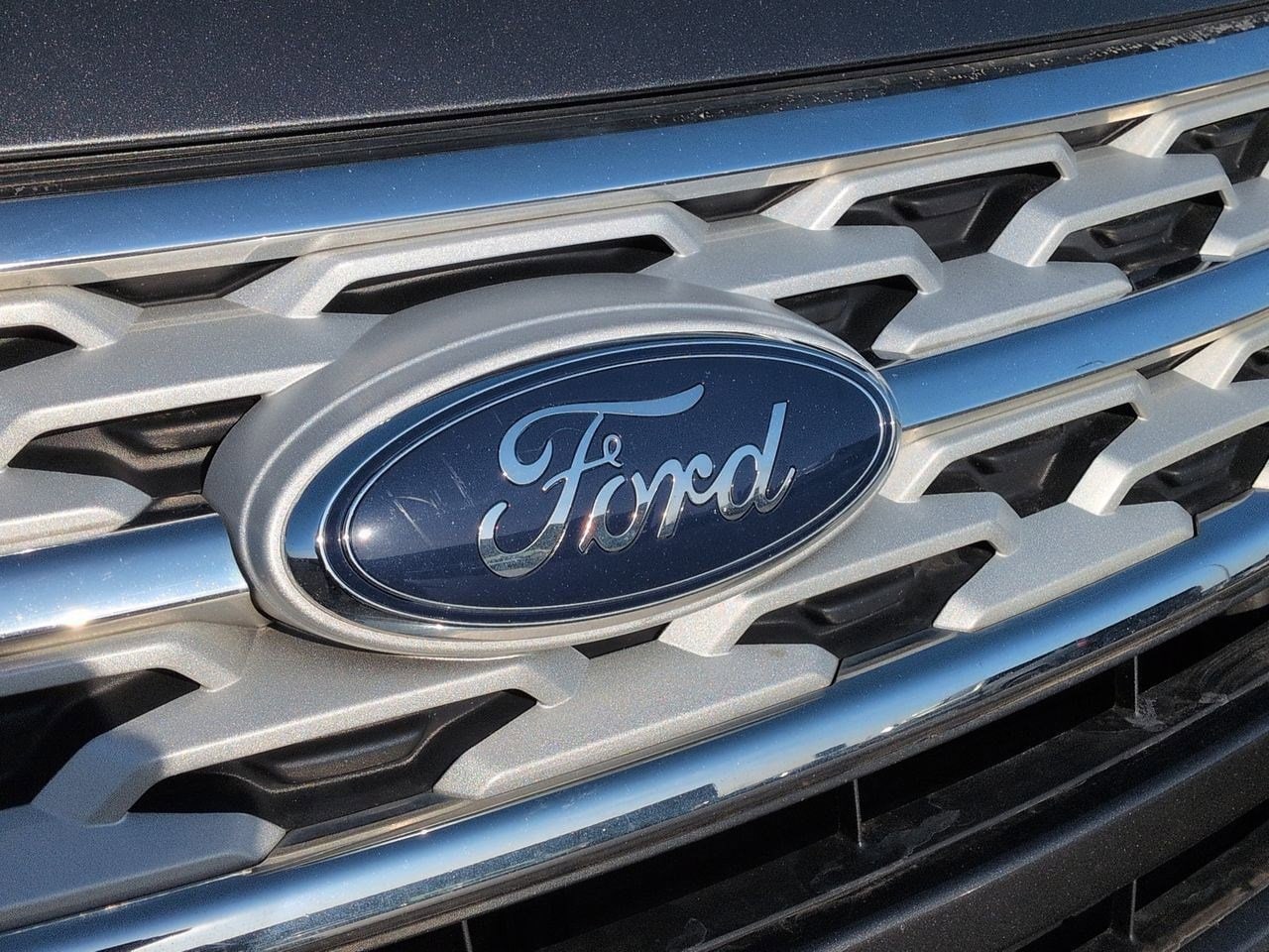 Thumbnail: 2019 Ford Explorer - 8