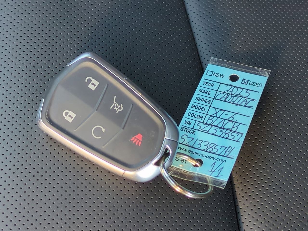 Thumbnail: 2025 Cadillac XT6 - 35