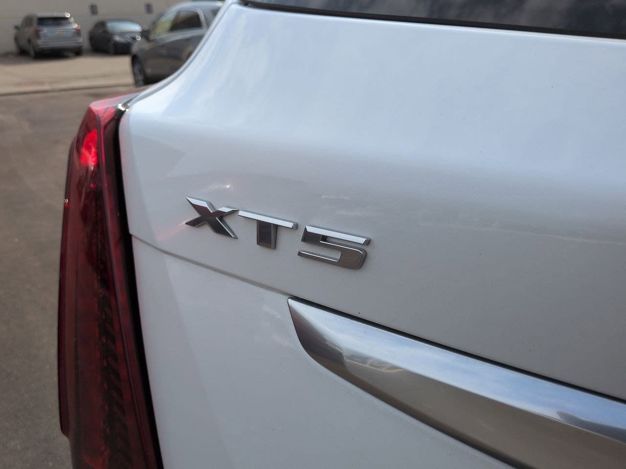 Thumbnail: 2024 Cadillac XT5 - 12