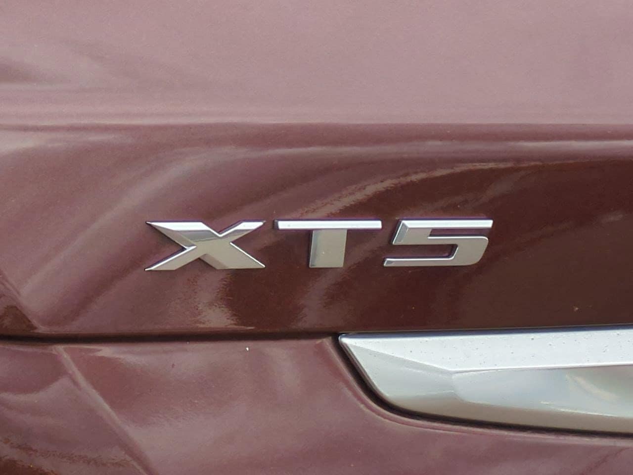 Thumbnail: 2023 Cadillac XT5 - 12