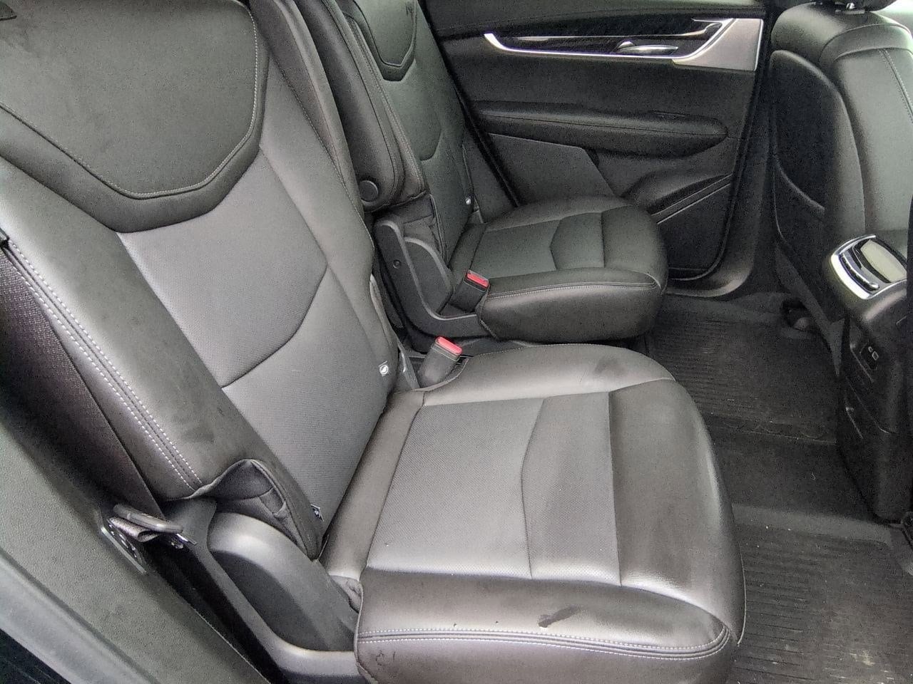 Thumbnail: 2023 Cadillac XT6 - 21