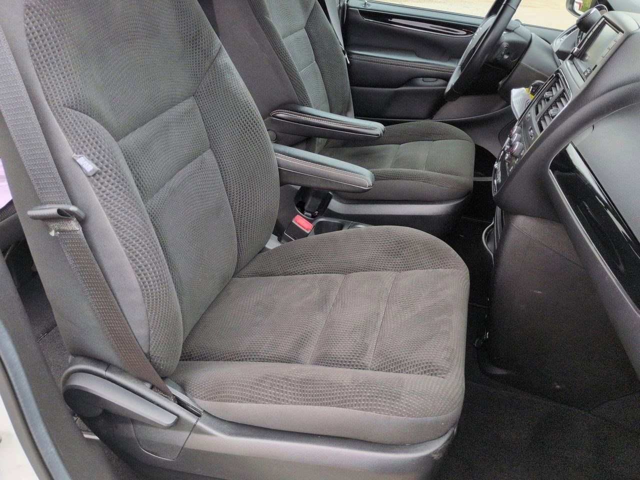Thumbnail: 2019 Dodge Grand Caravan - 21