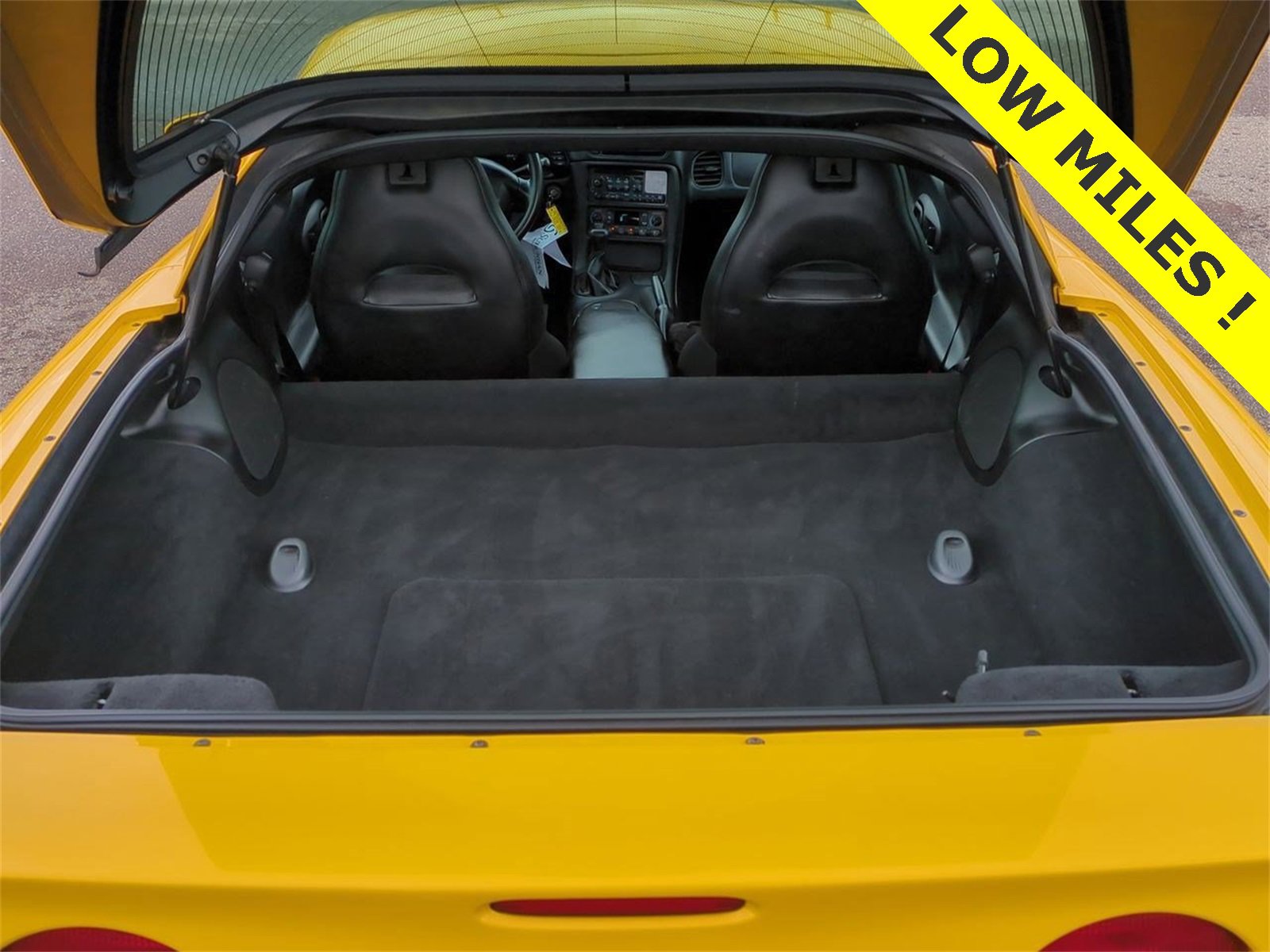 Thumbnail: 2004 Chevrolet Corvette - 24