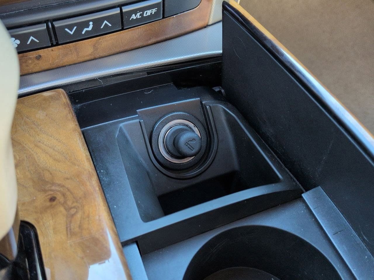 Thumbnail: 2008 Cadillac XLR - 25