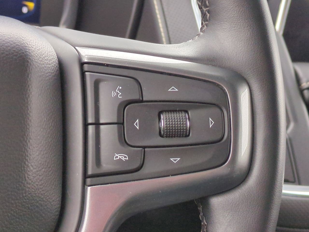 Thumbnail: 2023 Chevrolet Suburban - 24