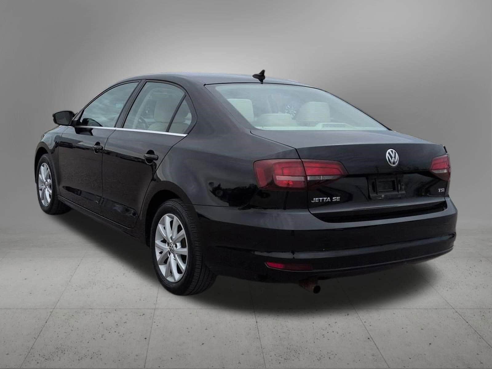 Thumbnail: 2017 Volkswagen Jetta - 4