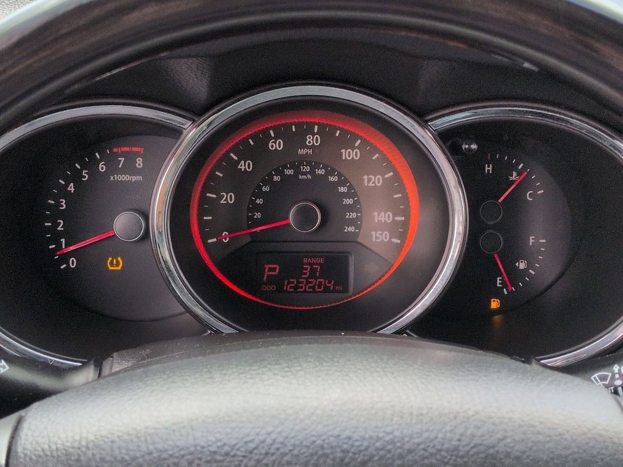 Thumbnail: 2013 Kia Sorento - 35