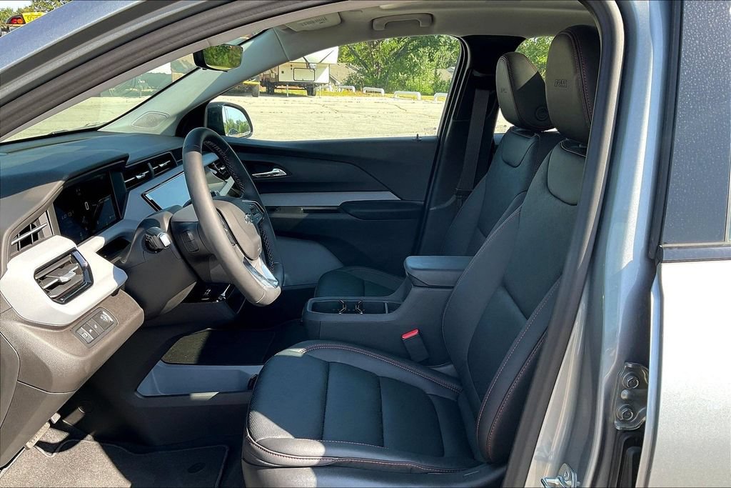 2027 Chevrolet Bolt RS - Photo 16