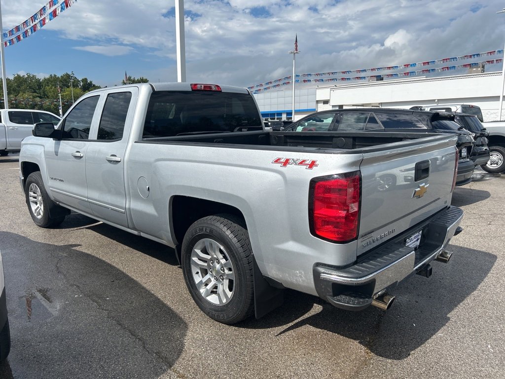 2015 Chevrolet Silverado 1500 LT photo 2