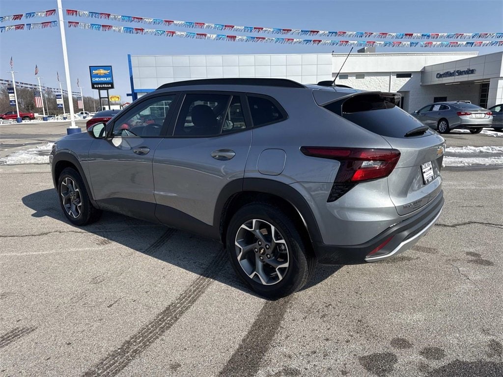 Used 2025 Chevrolet Trax LT SUV