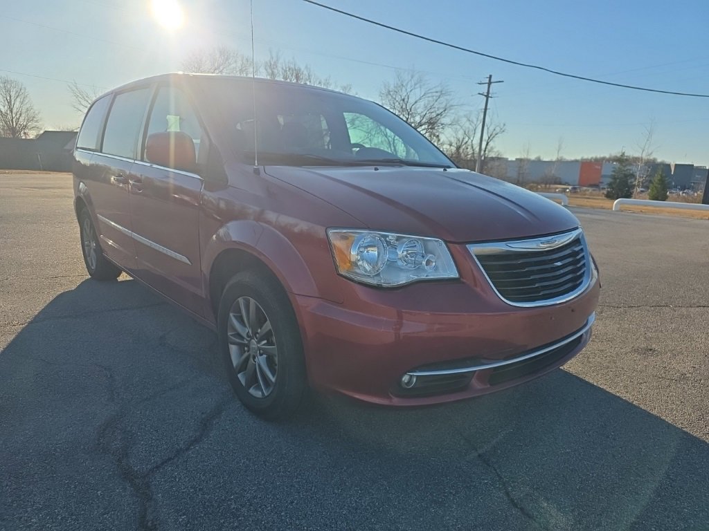2015 Chrysler Town & Country S