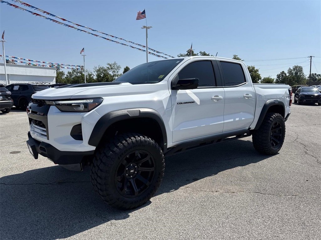 2024 Chevrolet Colorado ZR2 photo 2