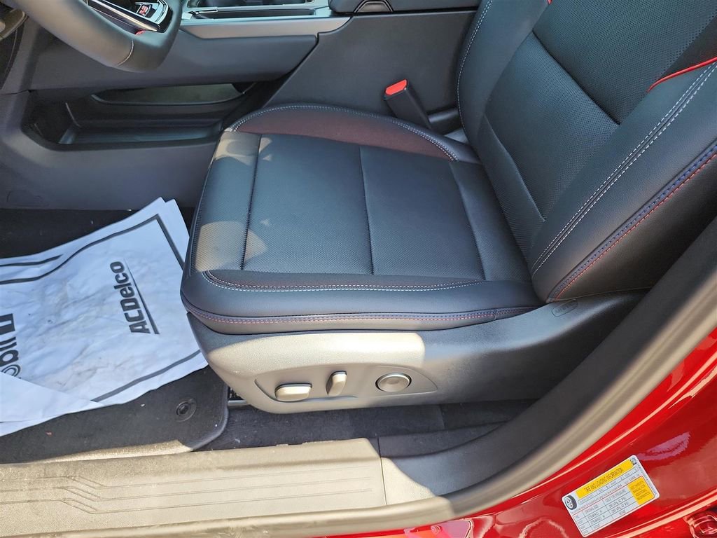2025 Chevrolet Equinox EV RS - Photo 11