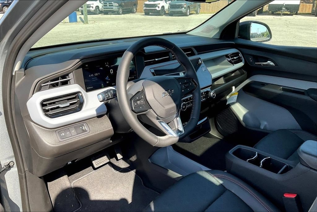 2027 Chevrolet Bolt RS - Photo 8