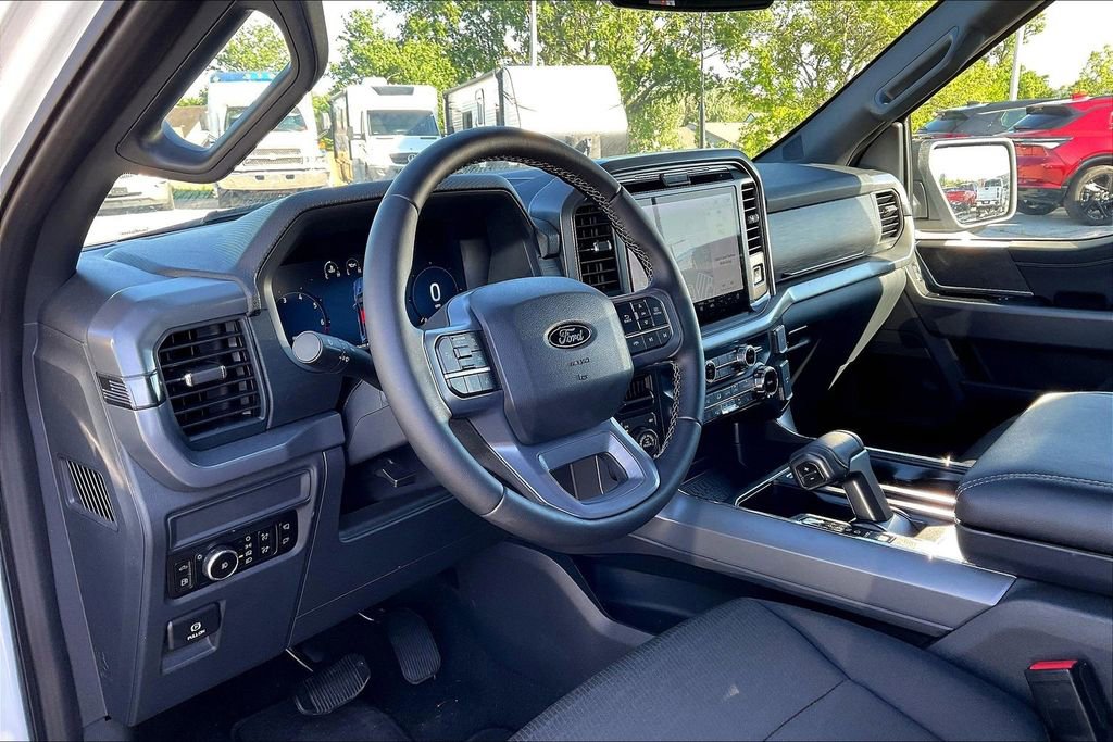 2025 Ford F-150 XLT - Photo 13