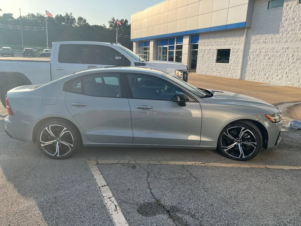 Used 2024 Volvo S60 Core Dark Theme