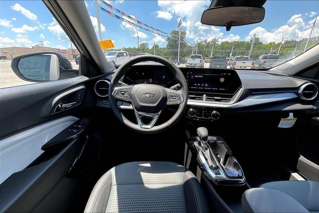 2026 Chevrolet Trax LT - Photo 6