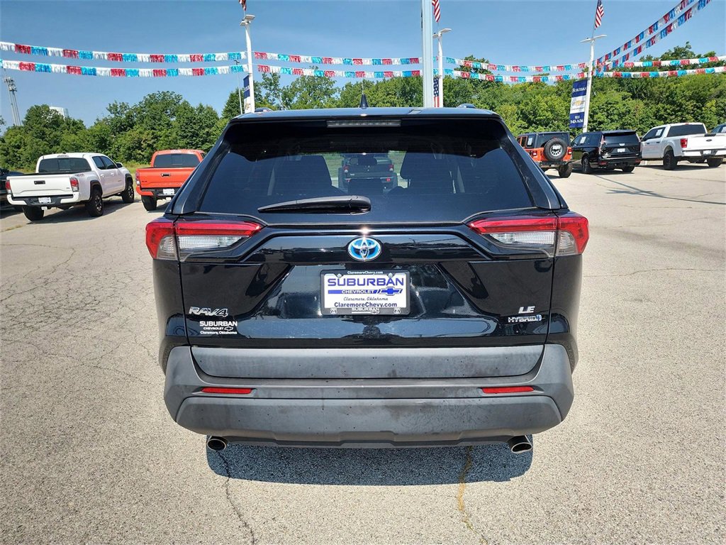 2021 Toyota RAV4 Hybrid LE photo 3