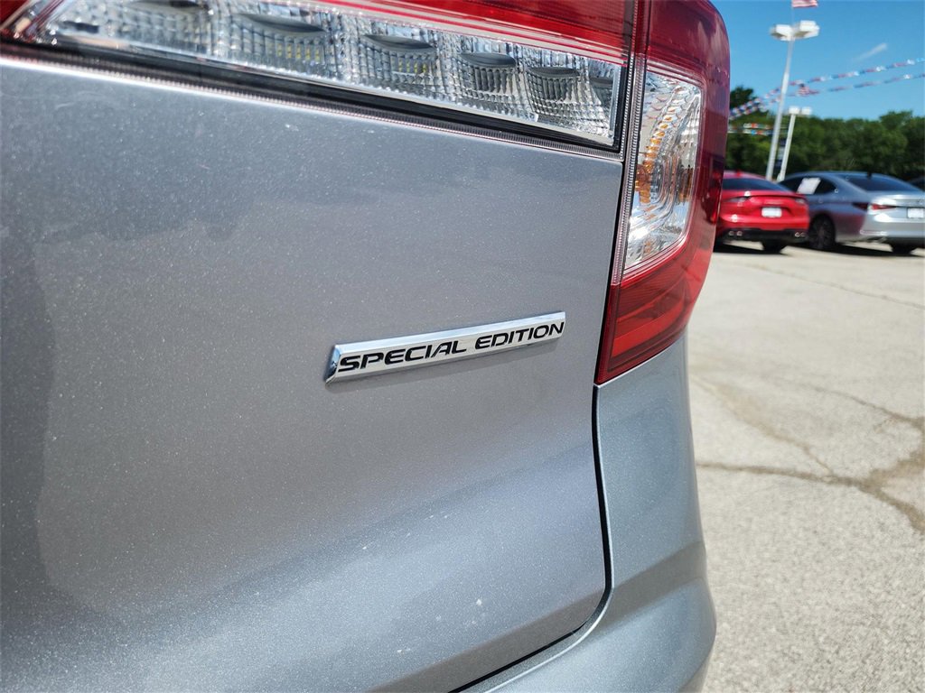 2021 Honda Pilot Special Edition photo 2