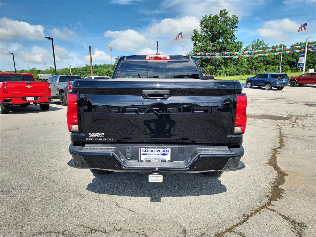 2025 Chevrolet Colorado Z71 photo 3