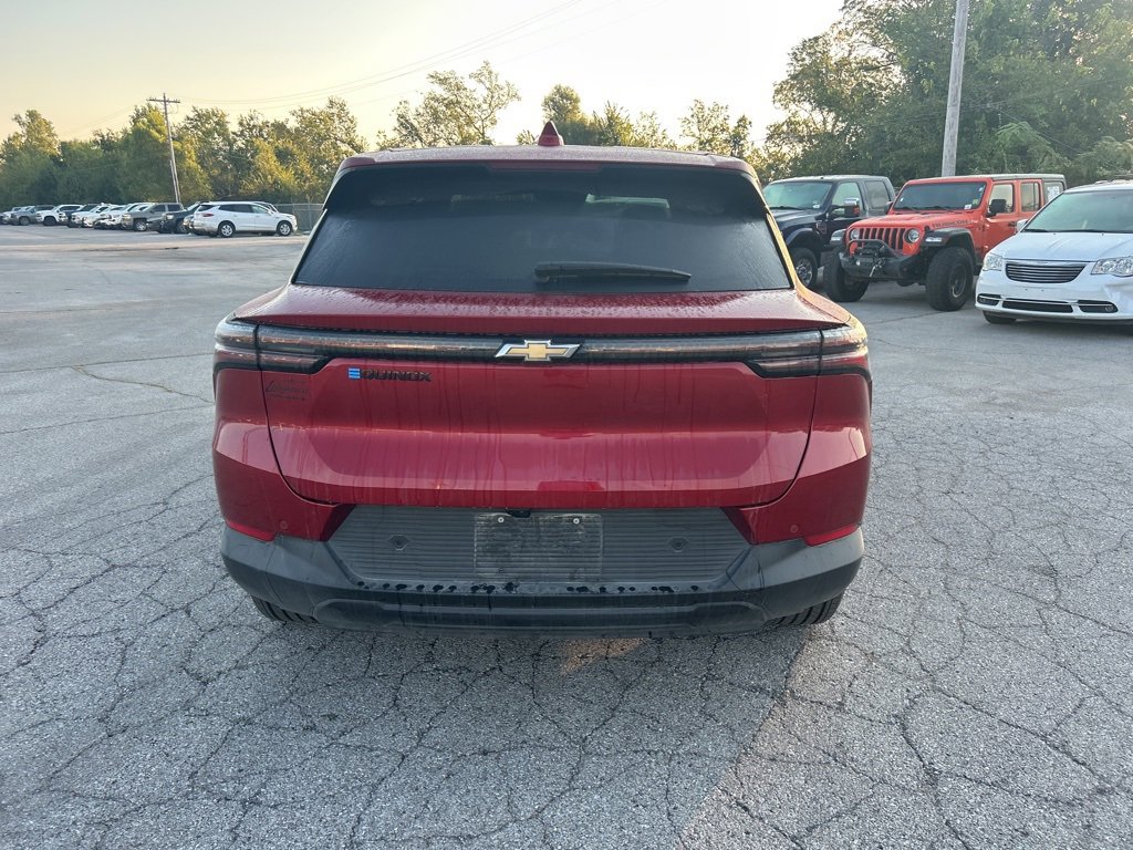 2025 Chevrolet Equinox EV 1LT photo 3