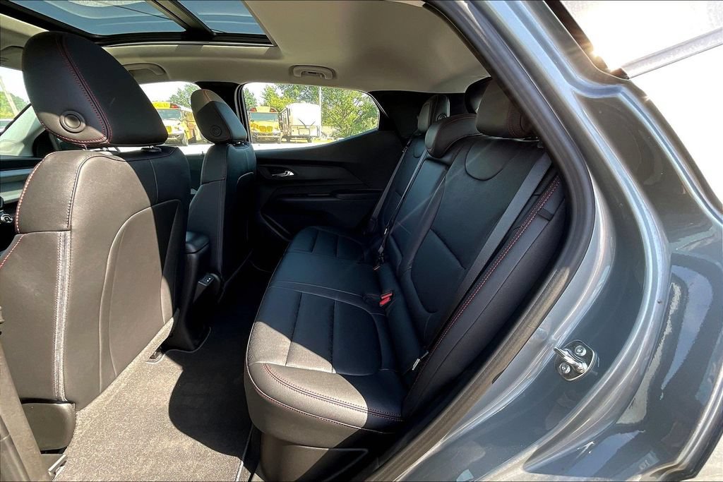 2027 Chevrolet Bolt RS - Photo 7