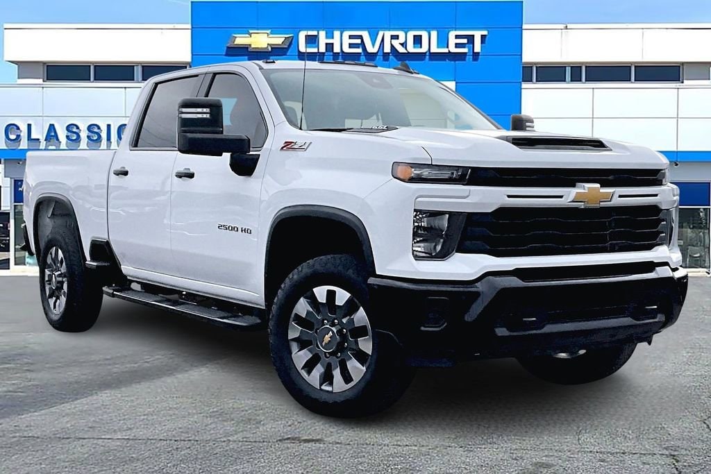 2025 Chevrolet Silverado HD Custom 4WD Crew Cab Standard Box's photo
