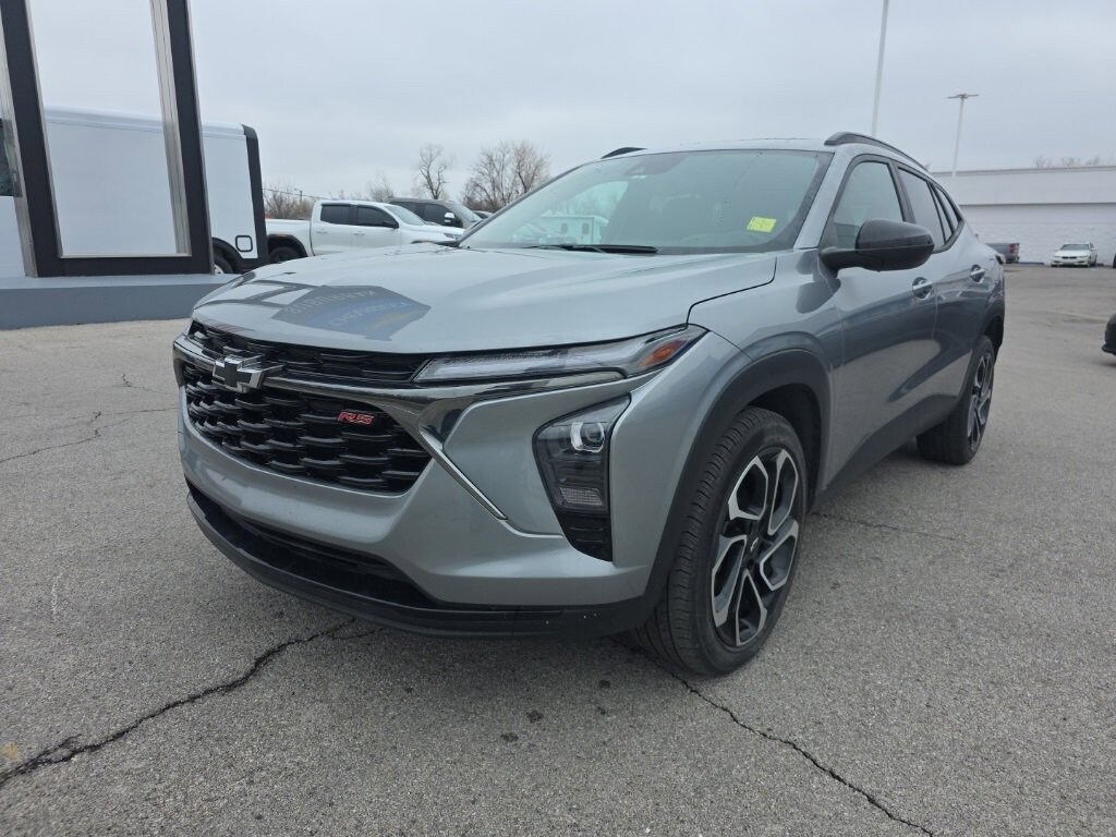 Used 2025 Chevrolet Trax 2RS SUV