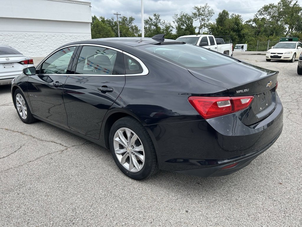 2023 Chevrolet Malibu 1LT photo 2