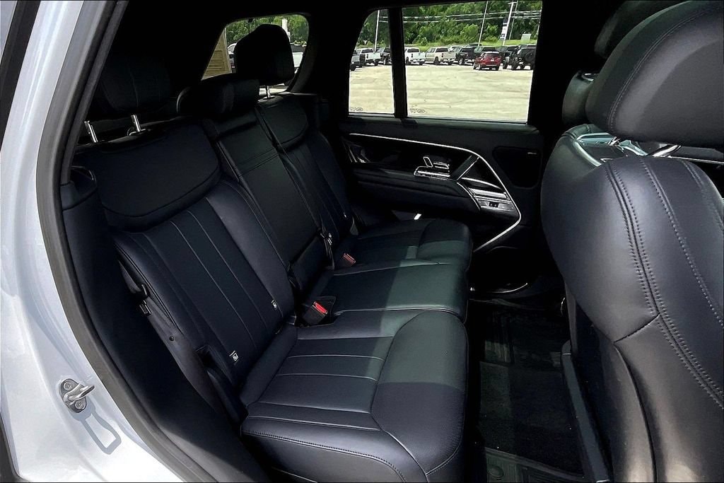 2023 Land Rover Range Rover SE - Photo 24