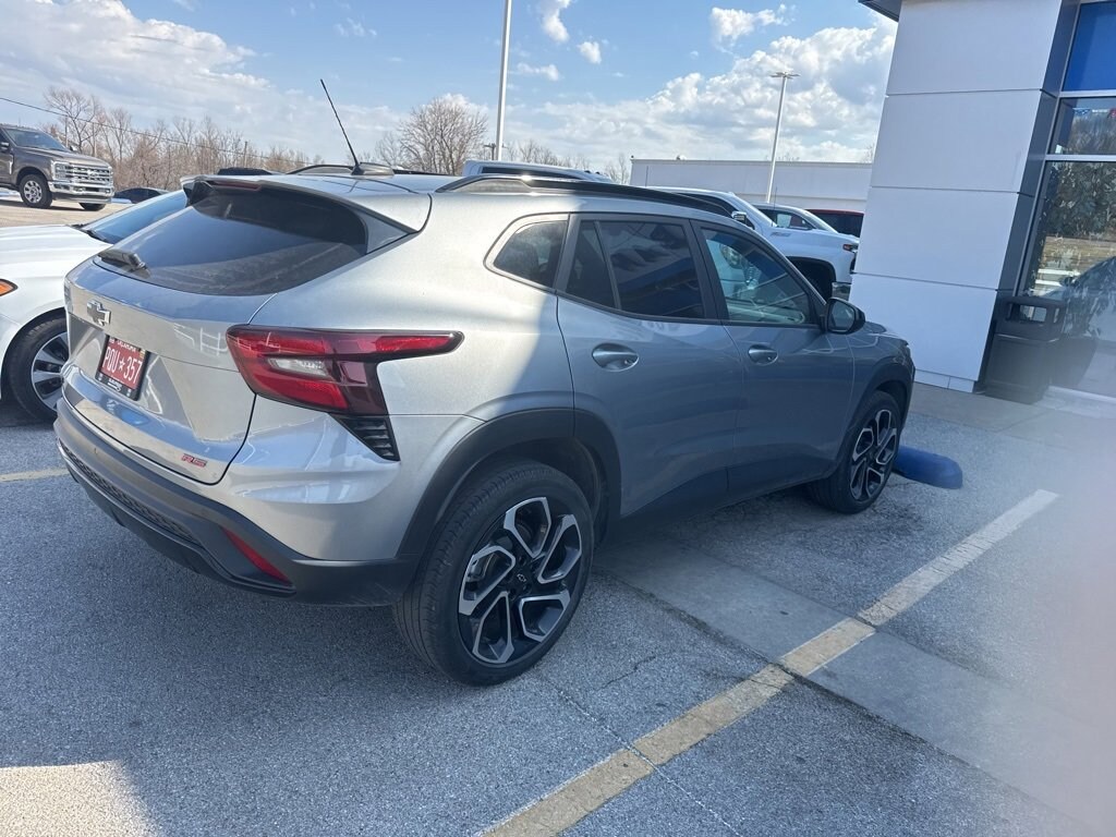 Used 2025 Chevrolet Trax 2RS SUV