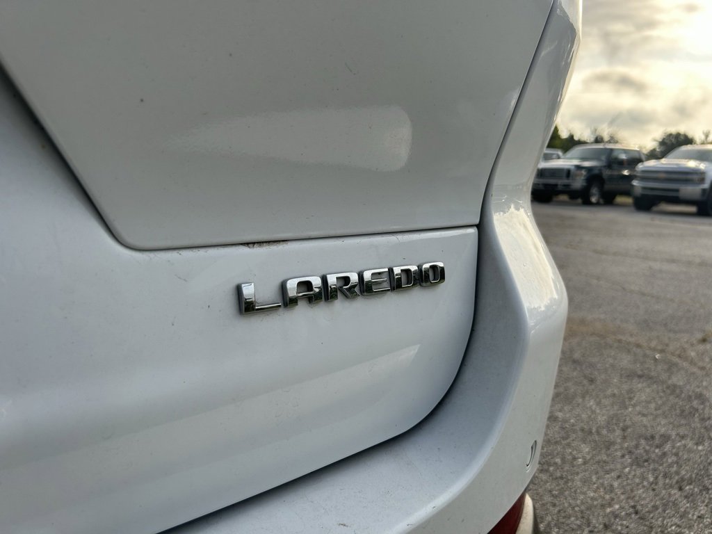 2023 Jeep Grand Cherokee Laredo Altitude photo 2