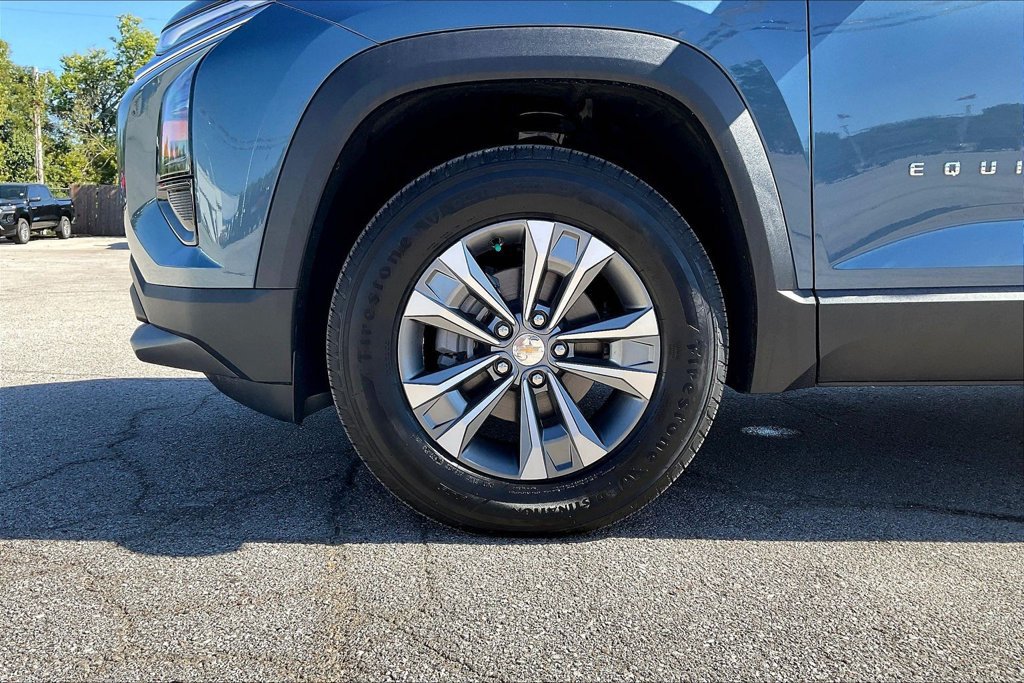 2027 Chevrolet Equinox LT - Photo 18