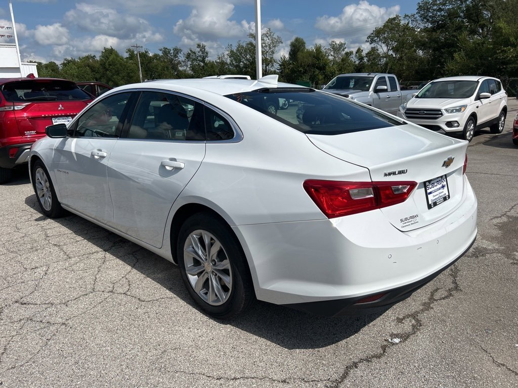 2024 Chevrolet Malibu 1LT photo 2