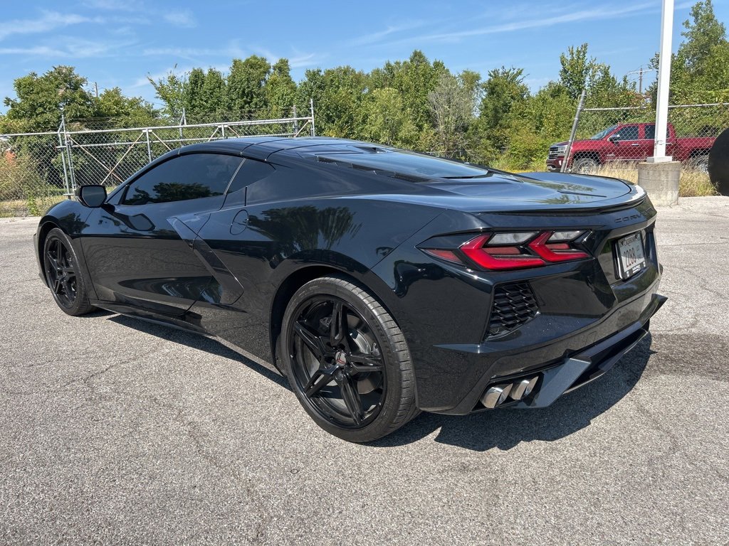 2024 Chevrolet Corvette Stingray 2LT photo 2
