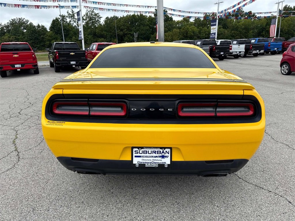2017 Dodge Challenger R/T photo 3