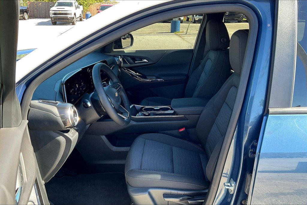 2027 Chevrolet Equinox LT - Photo 16