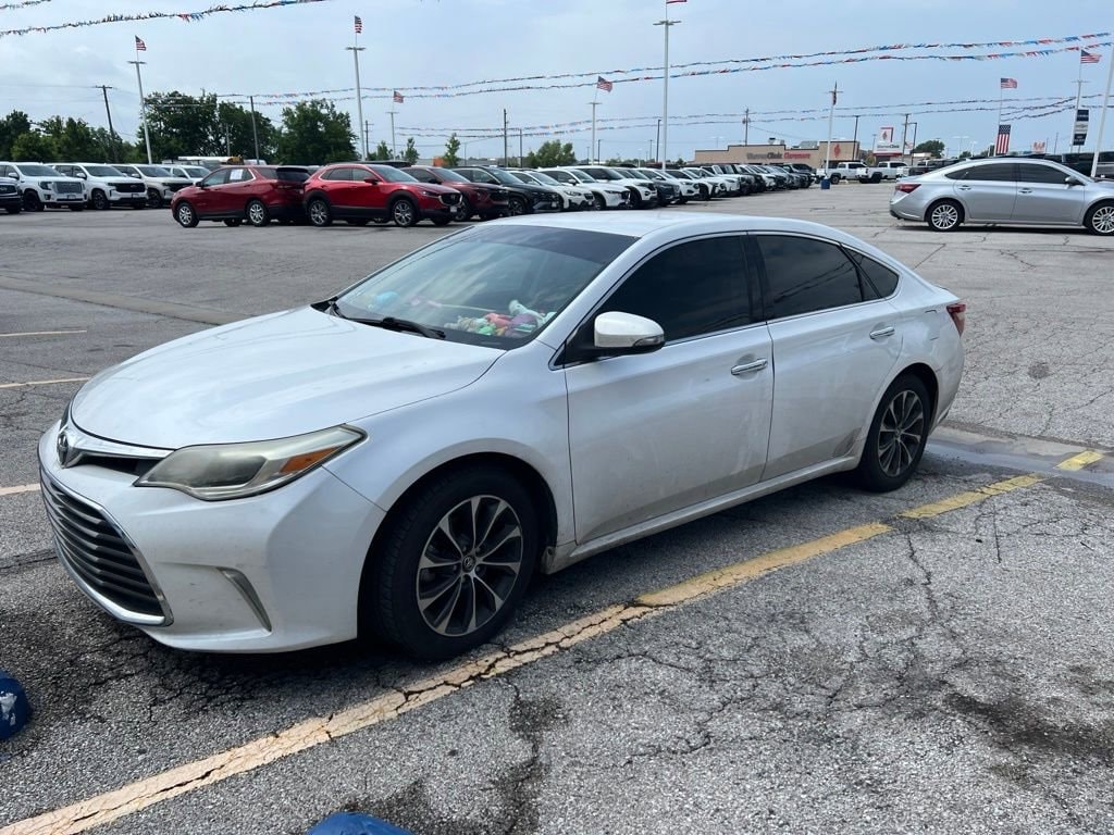 2016 Toyota Avalon XLE's photo