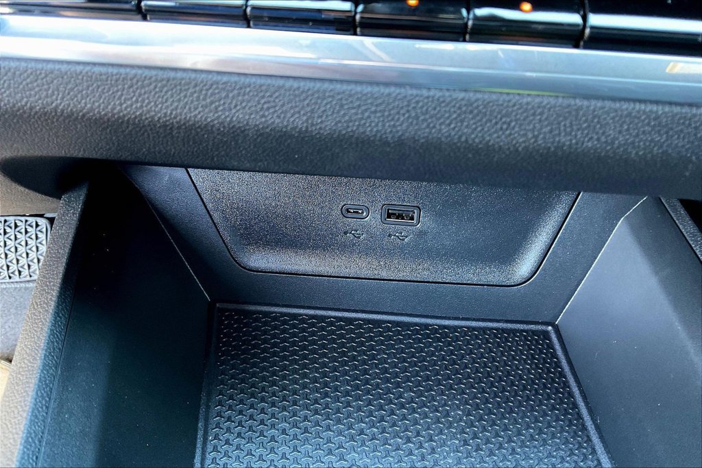 2027 Chevrolet Equinox LT - Photo 14