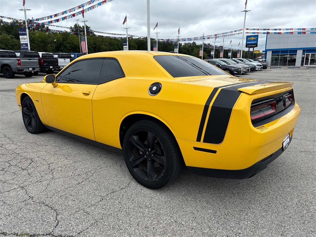 2017 Dodge Challenger R/T photo 2