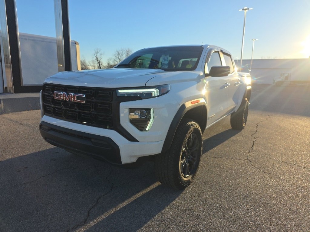 2024 GMC Canyon Elevation's photo