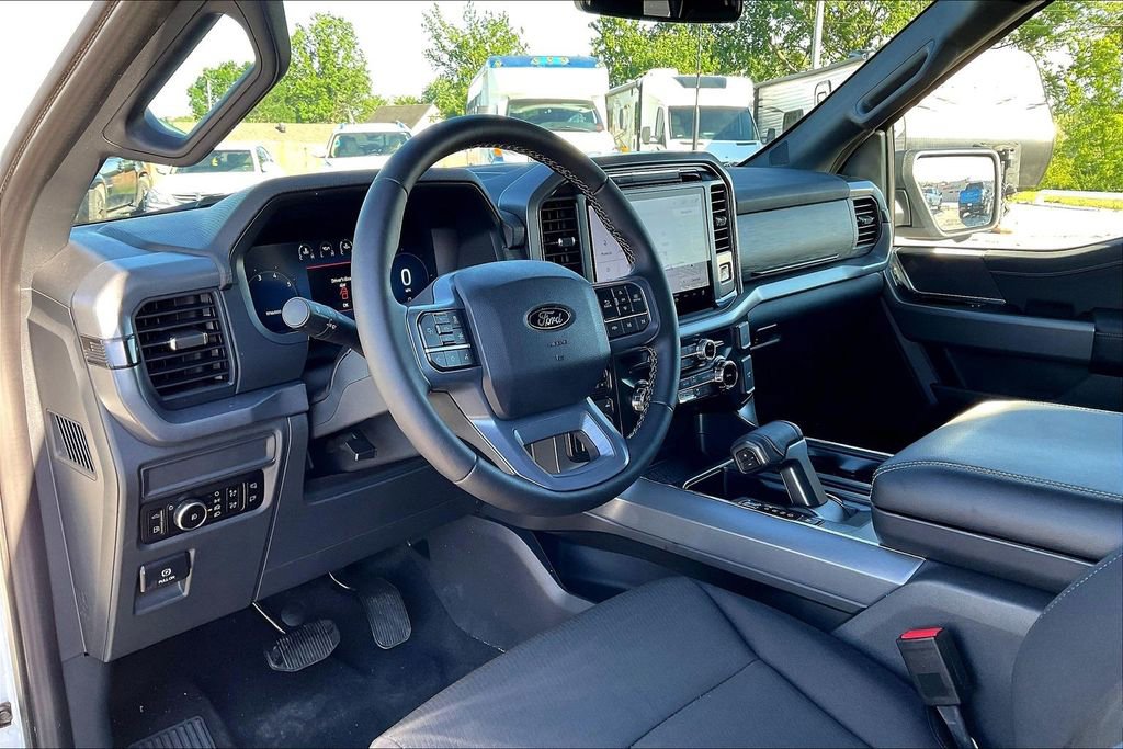 2025 Ford F-150 XLT - Photo 13