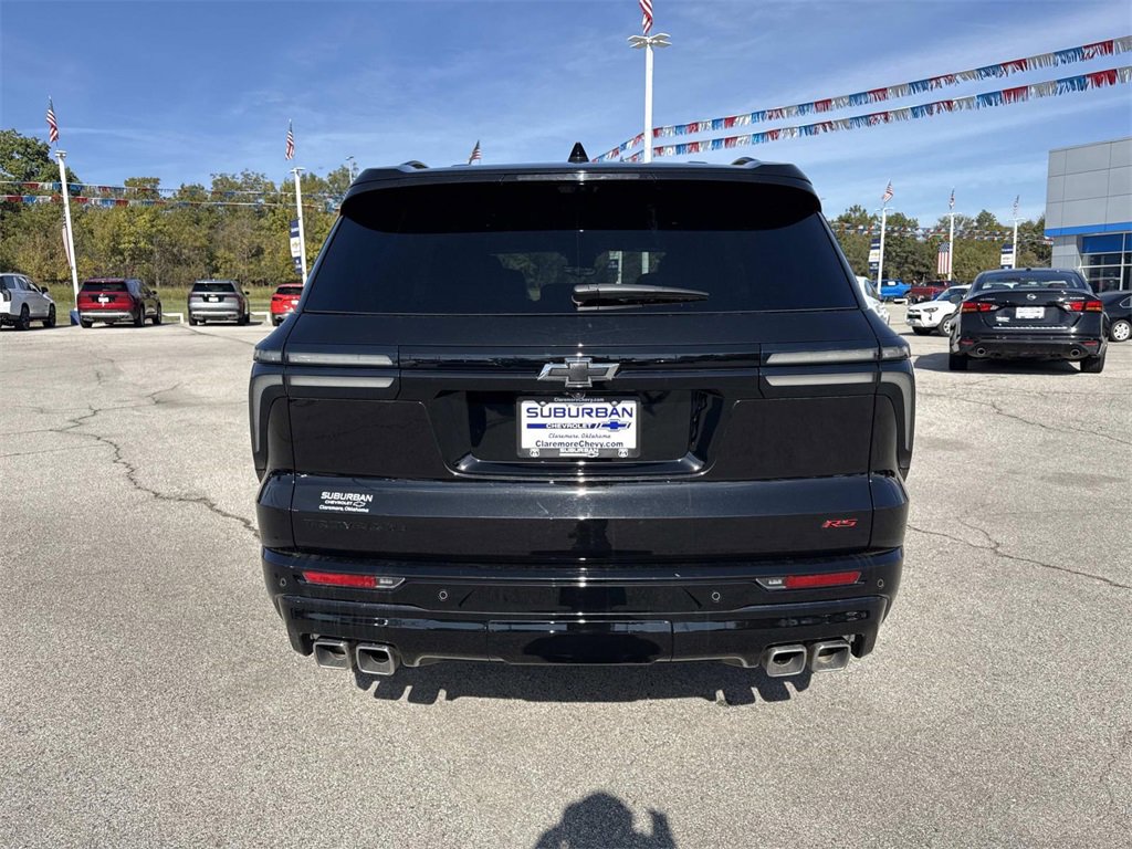 2025 Chevrolet Traverse RS photo 2
