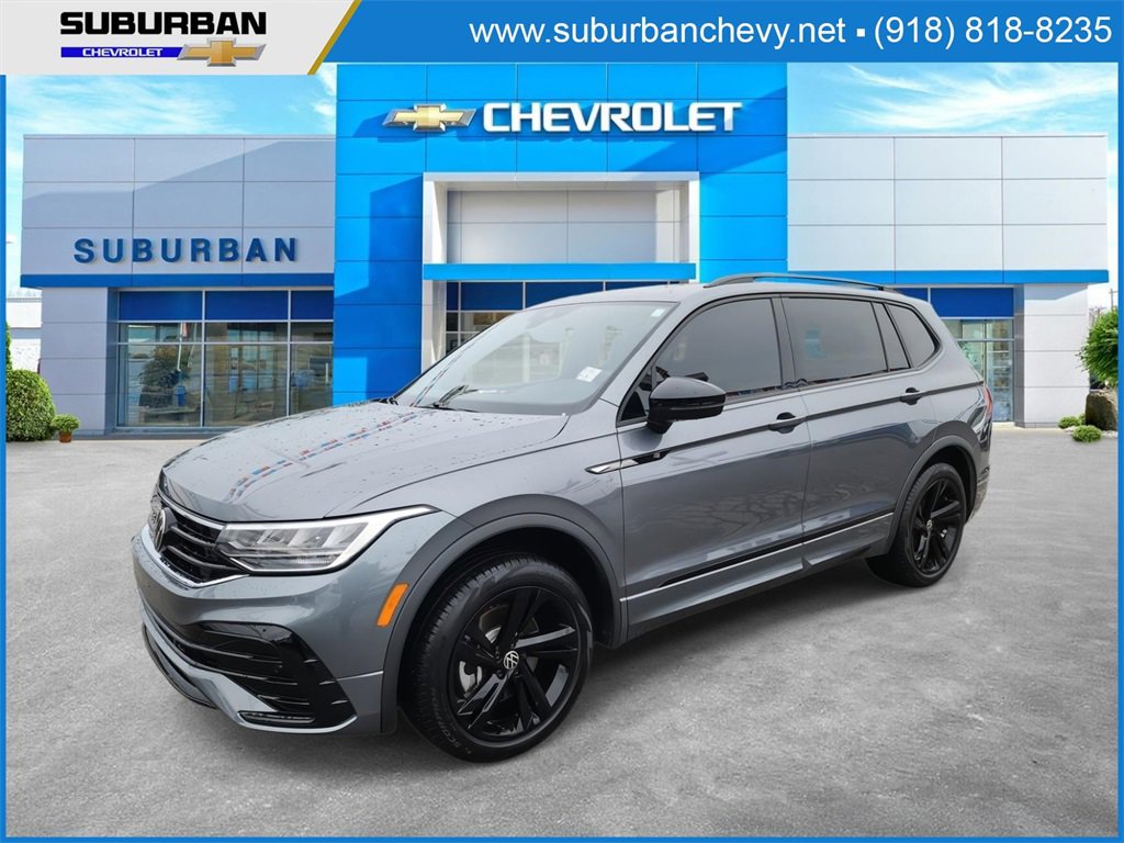 2024 Volkswagen Tiguan SE R-LINE BLACK's photo