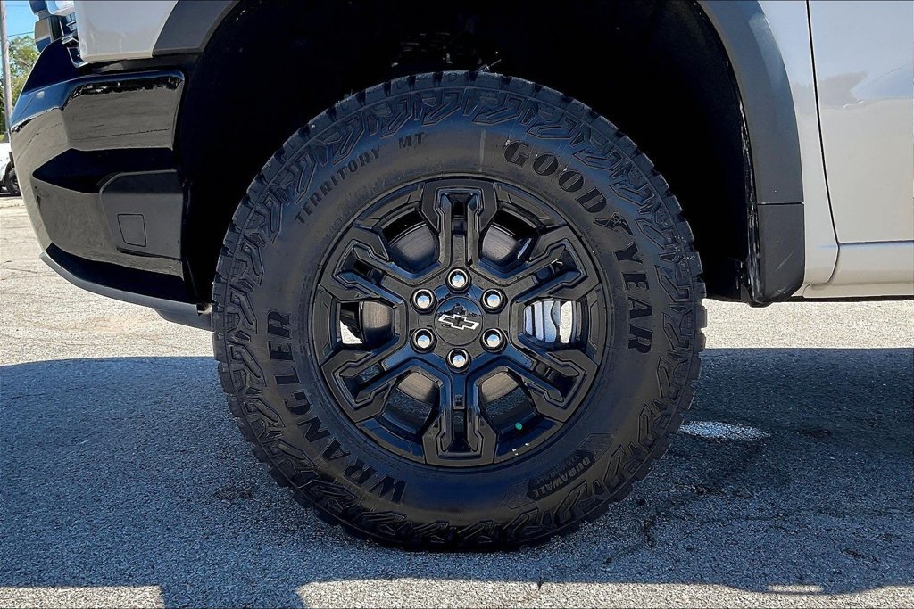2026 Chevrolet Silverado 1500 ZR2 - Photo 18
