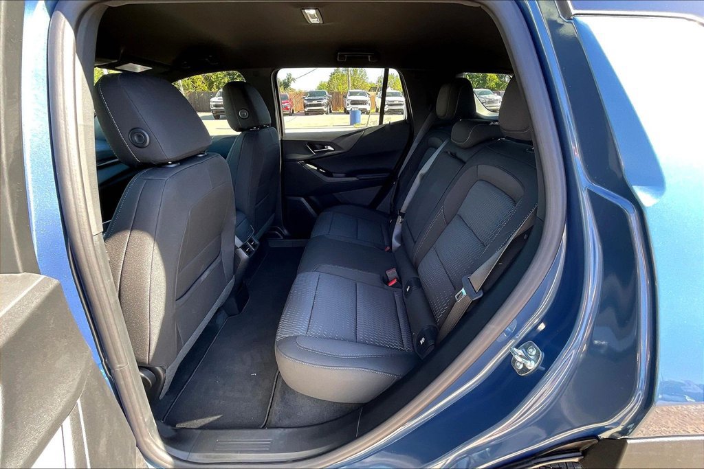 2027 Chevrolet Equinox LT - Photo 7