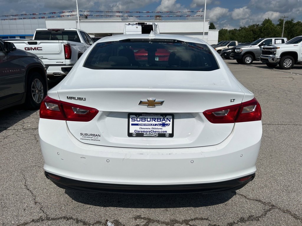 2024 Chevrolet Malibu 1LT photo 3
